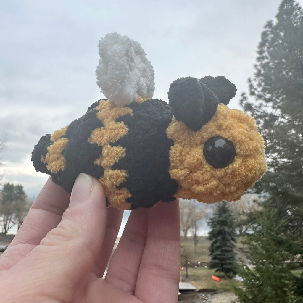 Blossom The Bee Crochet Pattern | Amigurumi Bee Pattern