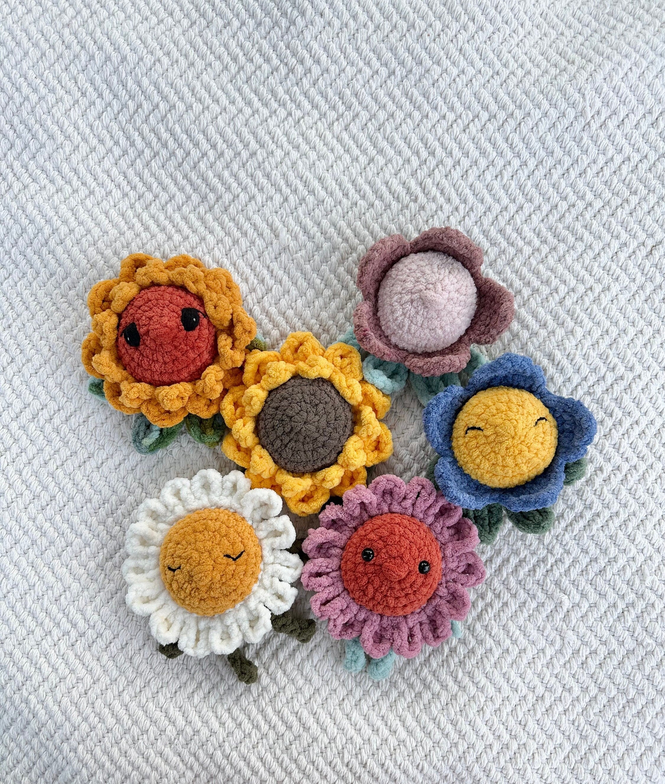 Bloom Babes Mod- 3 Patterns- Daisy, Forget-Me-Not, Sunflower | Flower Mod for Mini Raya Sunshine | Amigurumi Whimsical Crochet Pattern