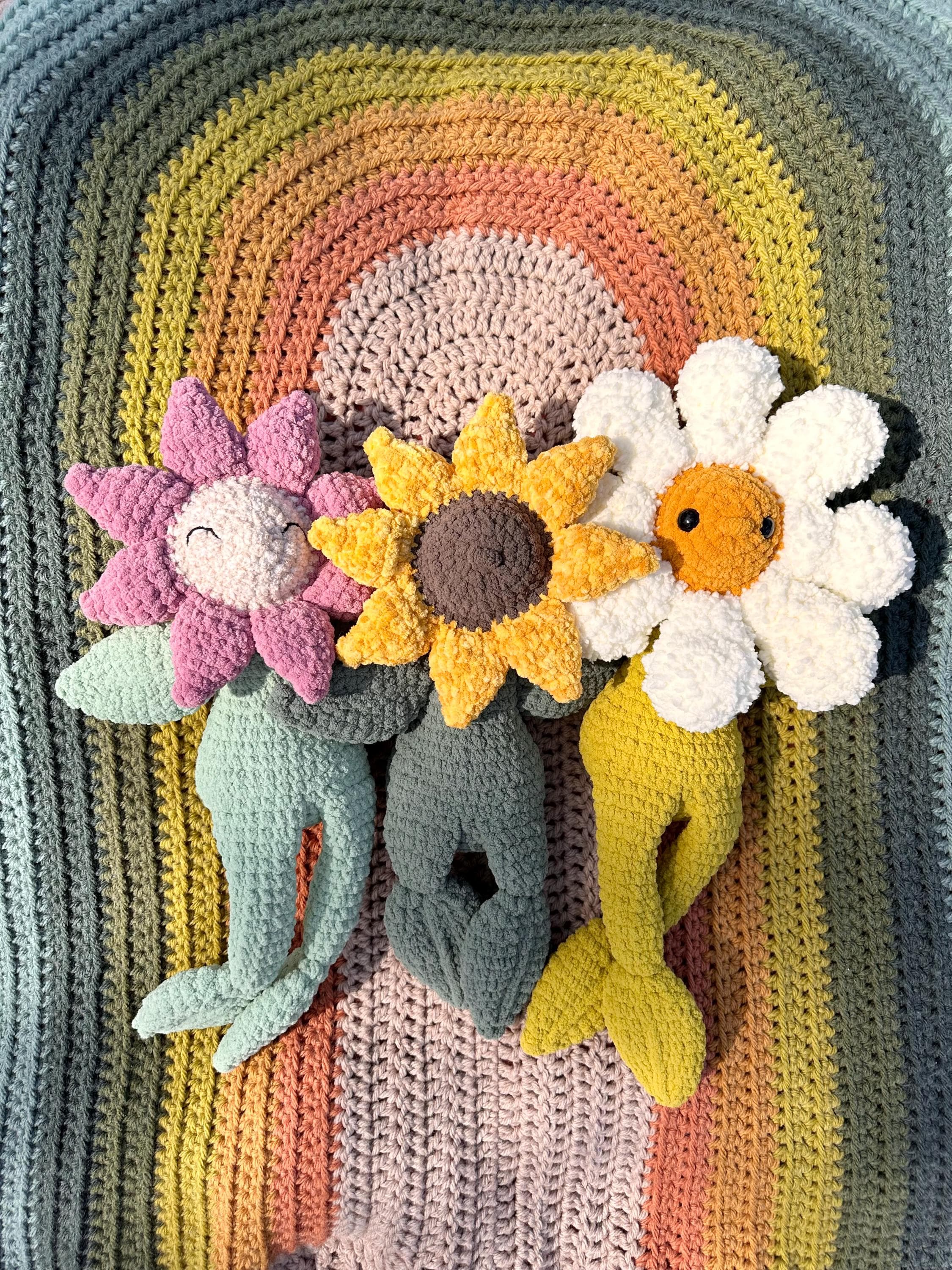 Solly/Dolly Plushie Mod Pattern | Solly Sunflower | Dolly Daisy | Crochet Pattern Mod | Flower Plushie