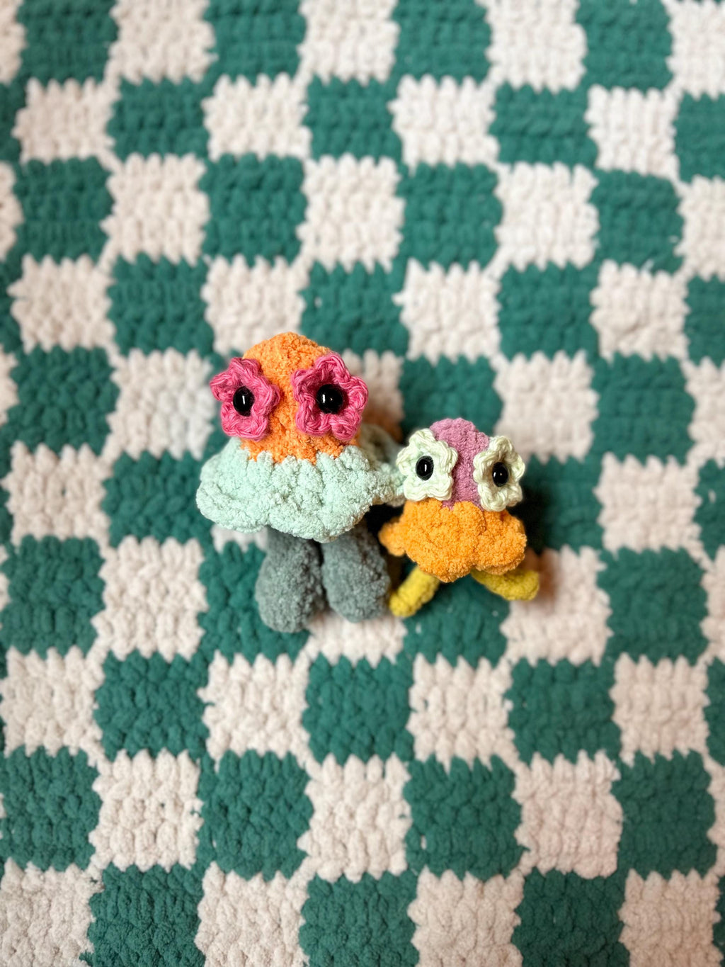 No-Sew Groovy Ghosts With Flower Mod Crochet Pattern | Willa and Wisp | Bloom and Bud | Ghost | Flower | Whimsical | Amigurumi | Spring