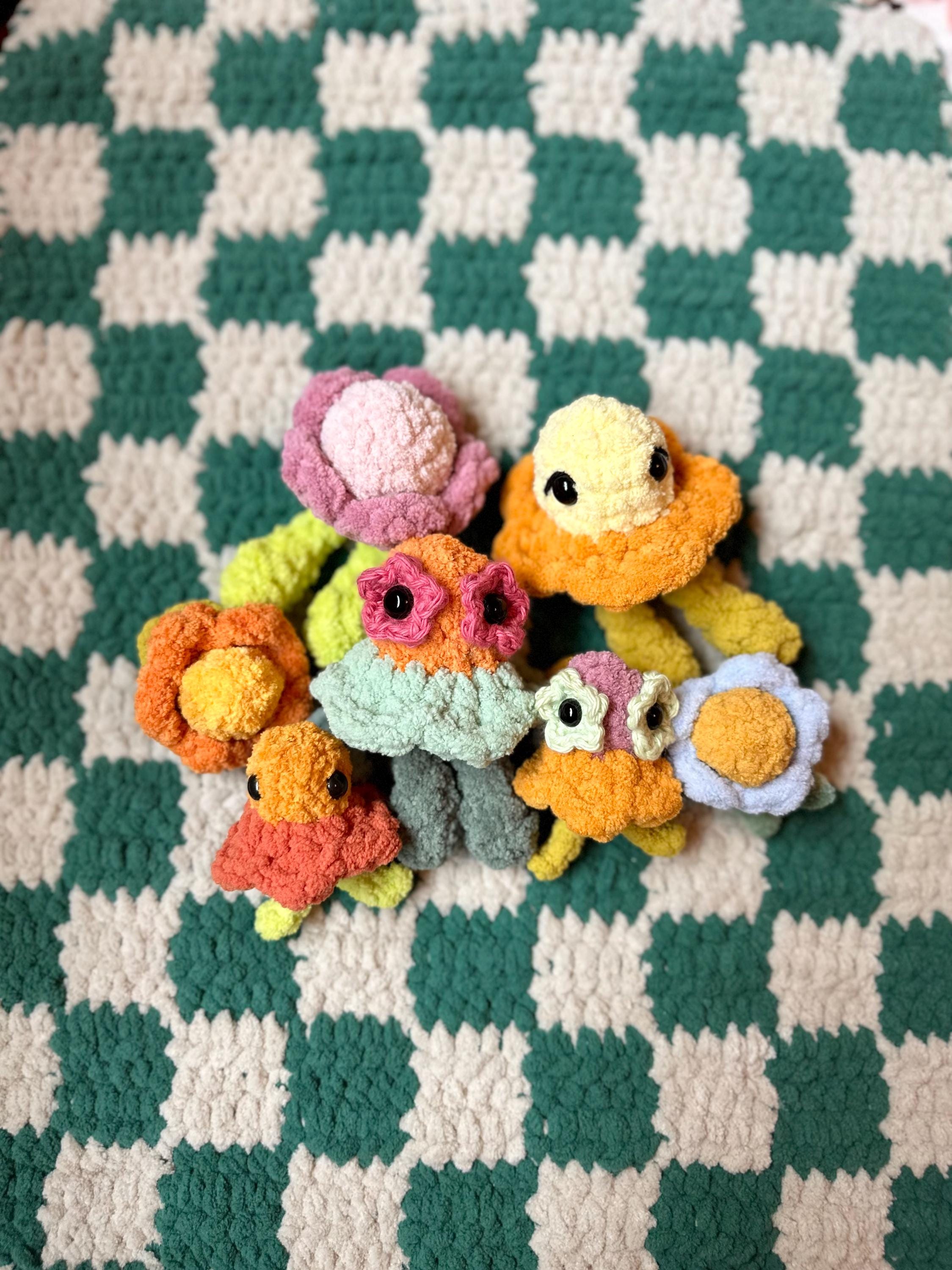 No-Sew Groovy Ghosts With Flower Mod Crochet Pattern | Willa and Wisp | Bloom and Bud | Ghost | Flower | Whimsical | Amigurumi | Spring