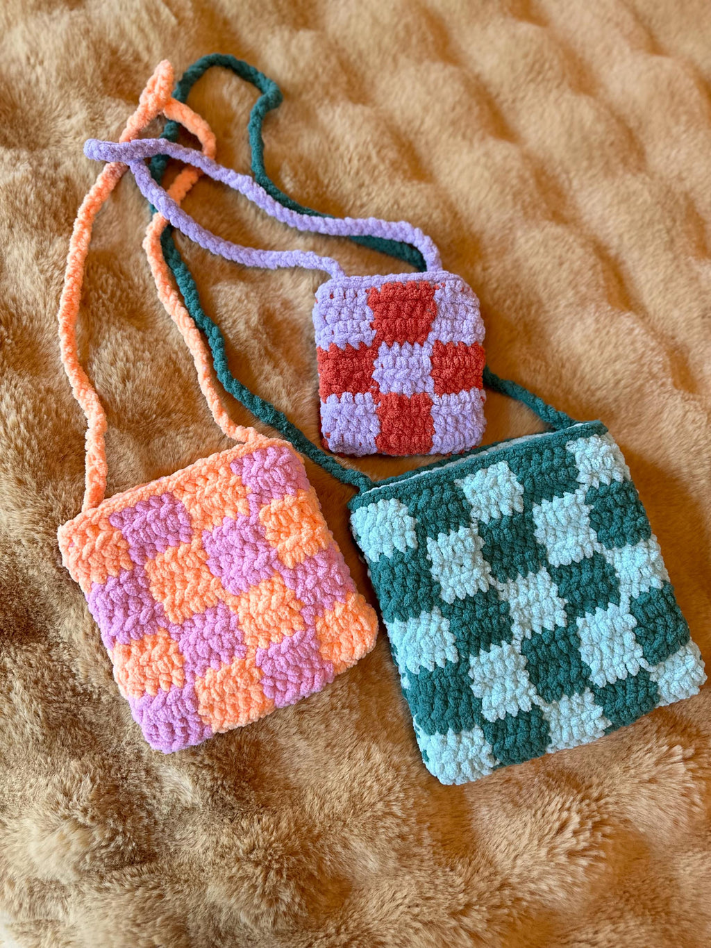 Bitty Checkered Bag Crochet Pattern | 3 Sizes + Phone Bag | Customizable Tote Bag | Checkered Bag | Tote | Checks | Crochet Bag Pattern |